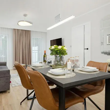 Baltic Alkam Nr 7, 8 - Klimatyzowany, Warszawska 11 *