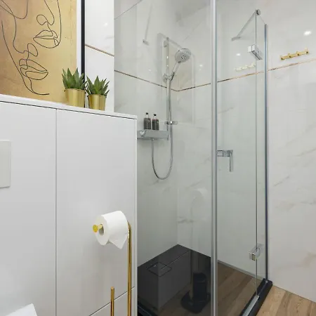 Baltic Alkam Nr 7, 8 - Klimatyzowany, Warszawska 11 ポビエロボ