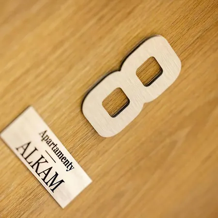 Baltic Alkam Nr 7, 8 - Klimatyzowany, Warszawska 11 * ポビエロボ