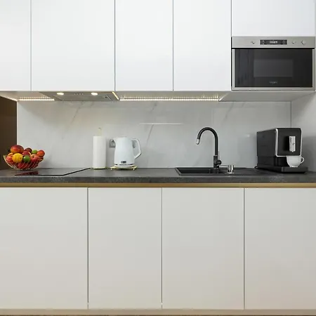 Baltic Alkam Nr 7, 8 - Klimatyzowany, Warszawska 11 ポビエロボ