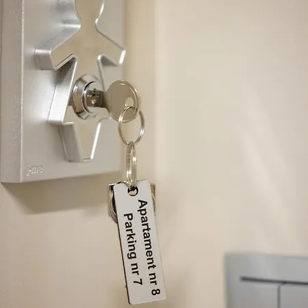 Baltic Alkam Nr 7, 8 - Klimatyzowany, Warszawska 11 ポビエロボ