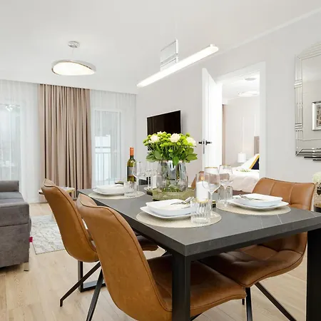 Baltic Alkam Nr 7, 8 - Klimatyzowany, Warszawska 11 ポビエロボ